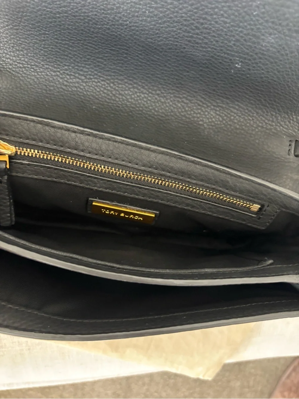 🍃🦋 Tory Burch Black Leather Flap Crossbody with Gold Chain